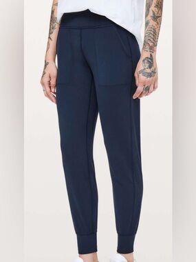 lululemon align joggers!